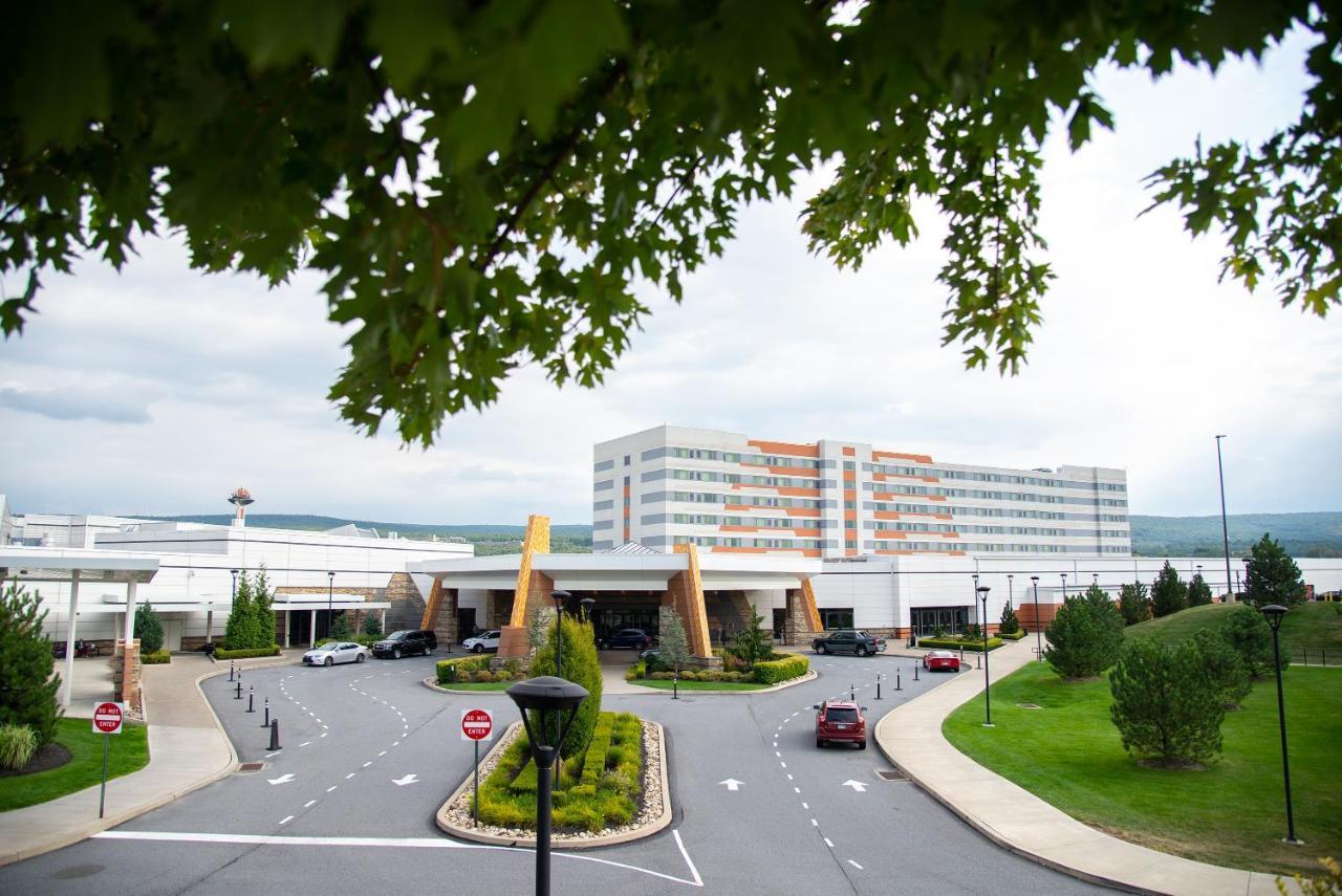 Mohegan Pennsylvania - Adults Only Wilkes-Barre Exterior photo