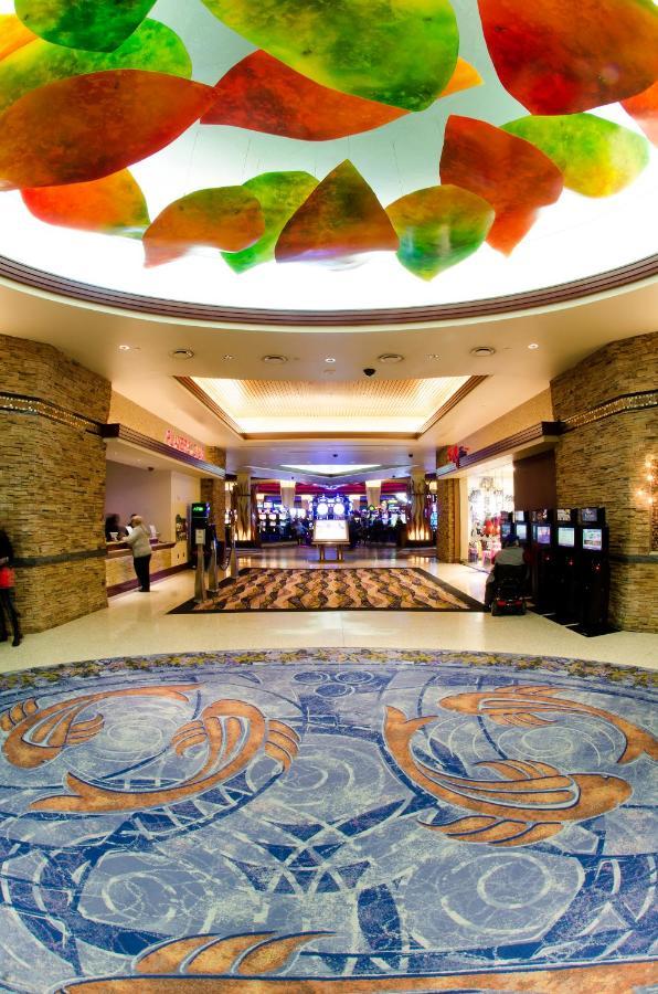 Mohegan Pennsylvania - Adults Only Wilkes-Barre Exterior photo