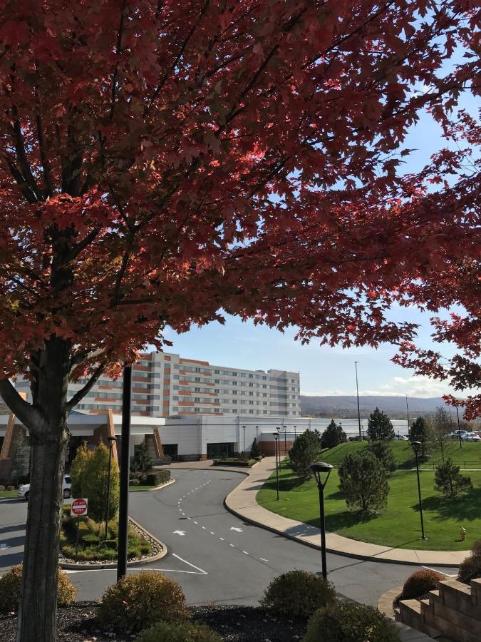 Mohegan Pennsylvania - Adults Only Wilkes-Barre Exterior photo