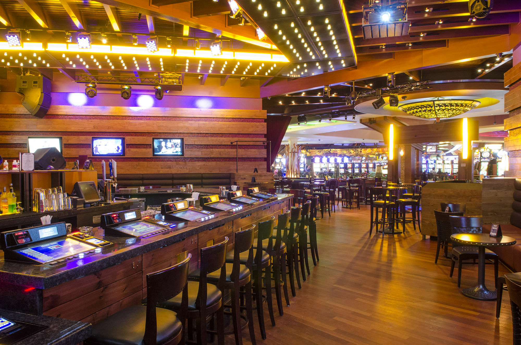 Mohegan Pennsylvania - Adults Only Wilkes-Barre Exterior photo